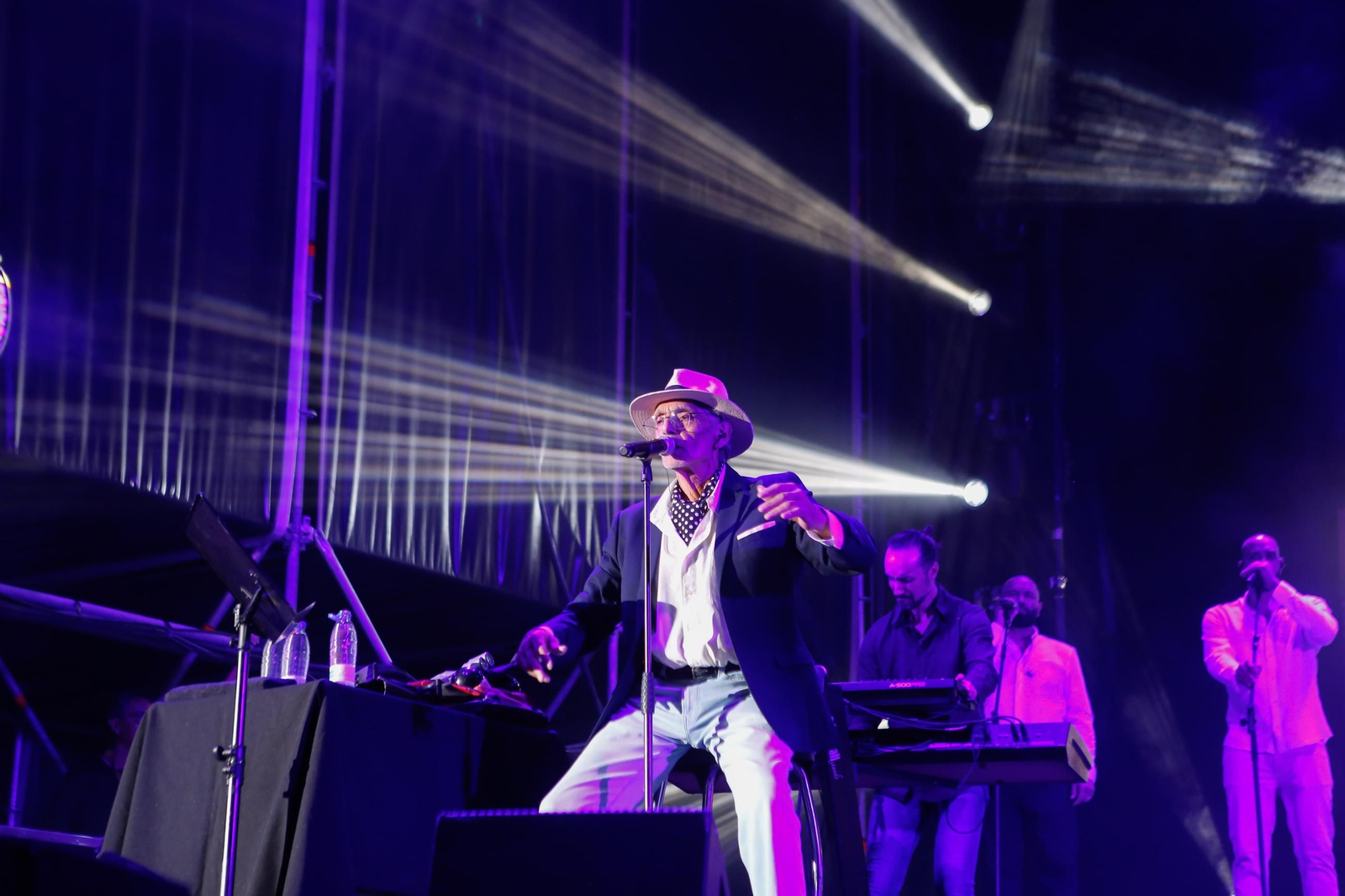 Las fotos del concierto de Los Chichos en la plaza de toros de La Línea