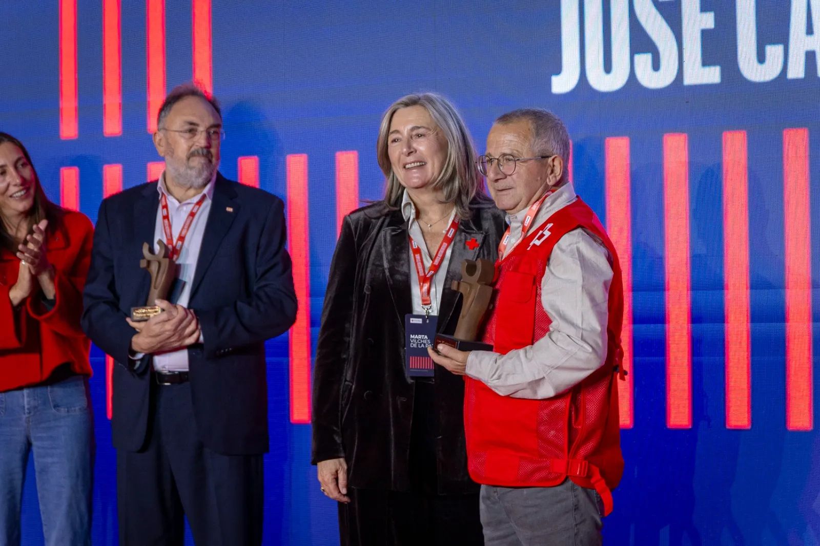José Carlos Calvo recoge su premio durante el Congreso de Cruz Roja celebrado en Madrid.