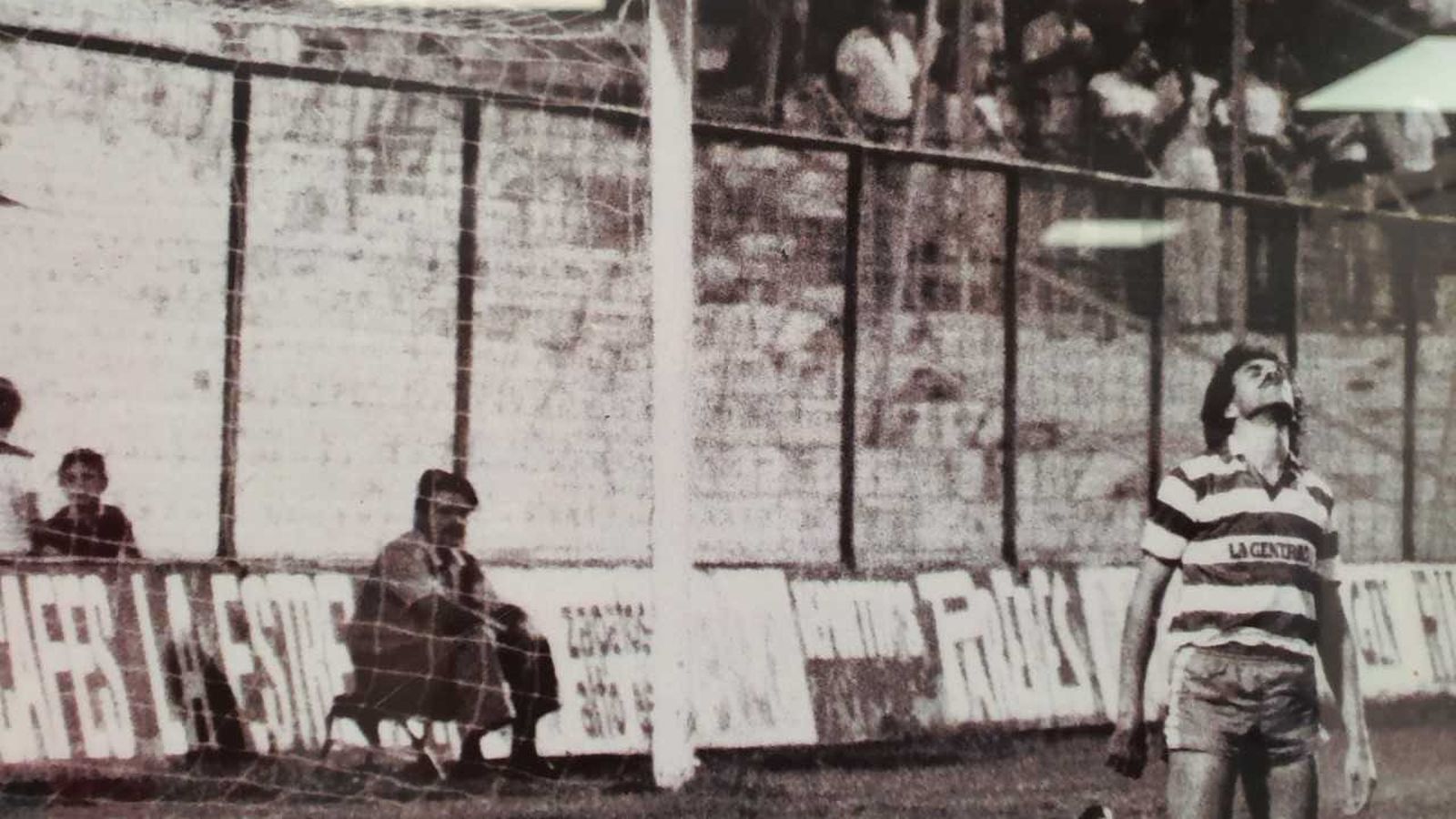 Lamentándose de una ocasión fallada.