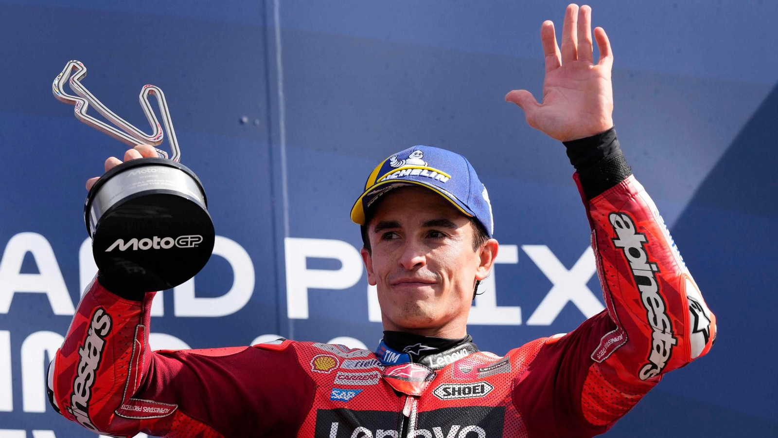 Marc Márquez celebra su victoria en San Marino