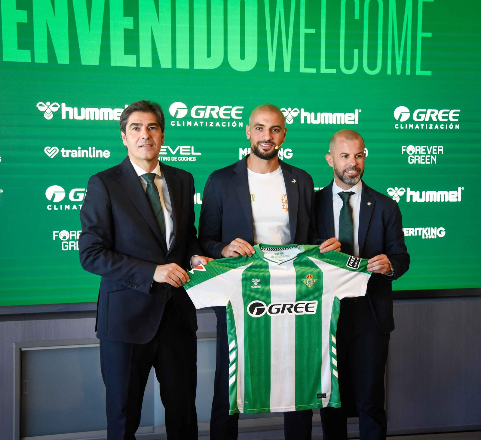 Las fotografías de la presentación de Amrabat como jugador del Betis