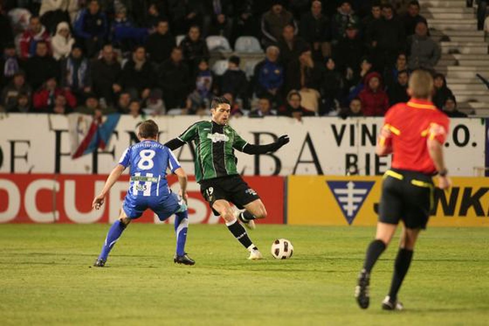 El Betis se trae un punto del campo del colista, la Ponferradina. / Norberto Cabezas