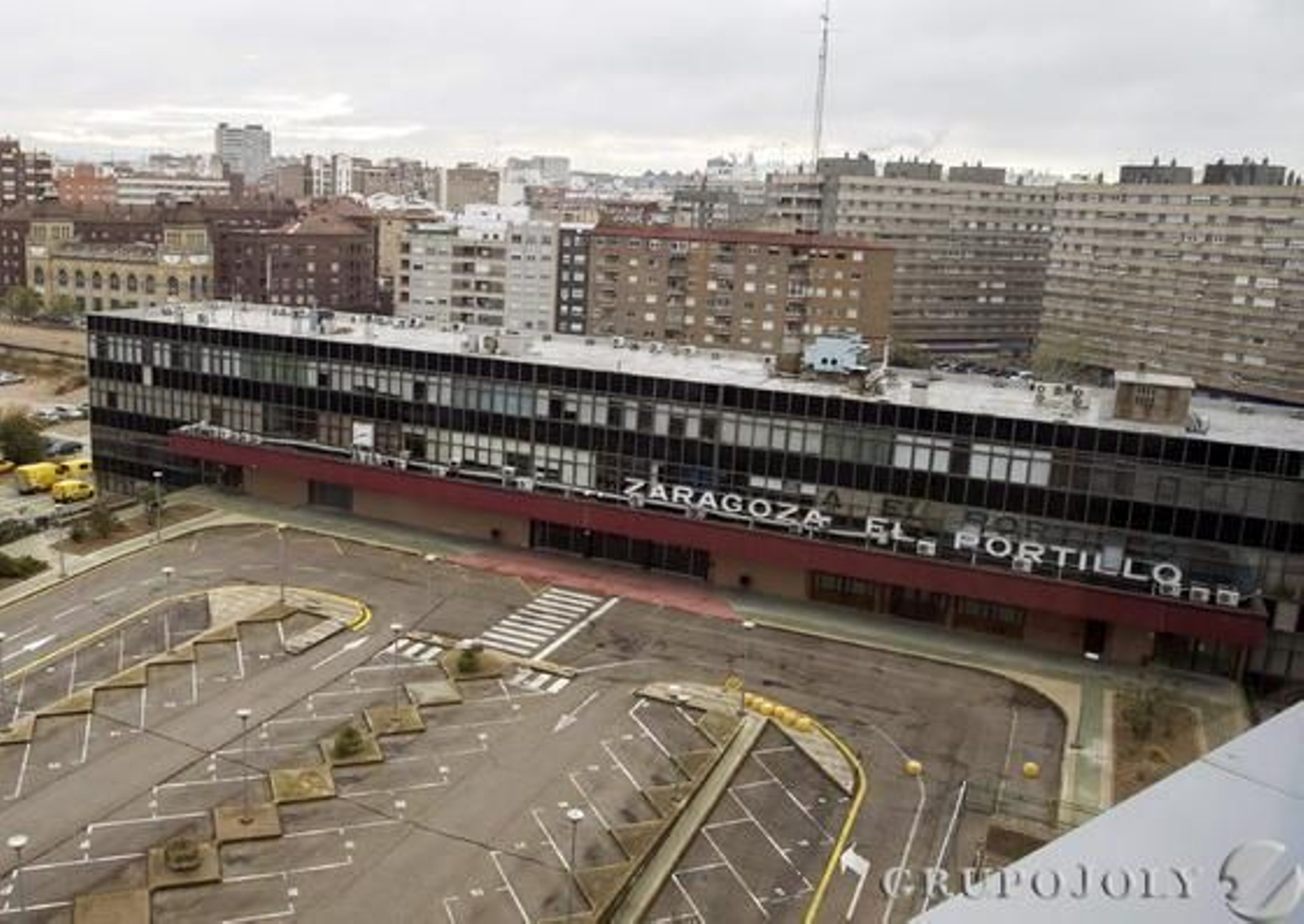 En Zaragoza fueron arrestados dos trabajadores de Adif, uno de ellos ya jubilado.

Foto: Javier Cebollada / EFE