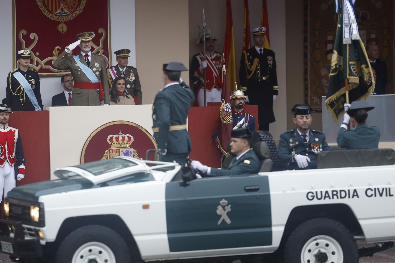 El desfile militar del Día de la Hispanidad, en imágenes