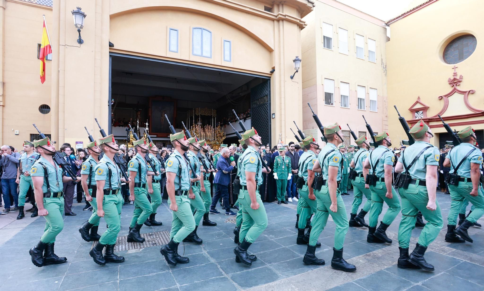 Mena y la Legión en su procesión del Jueves Santo en Málaga, en fotos Mena y la Legión en su procesión del Jueves Santo en Málaga, en fotos