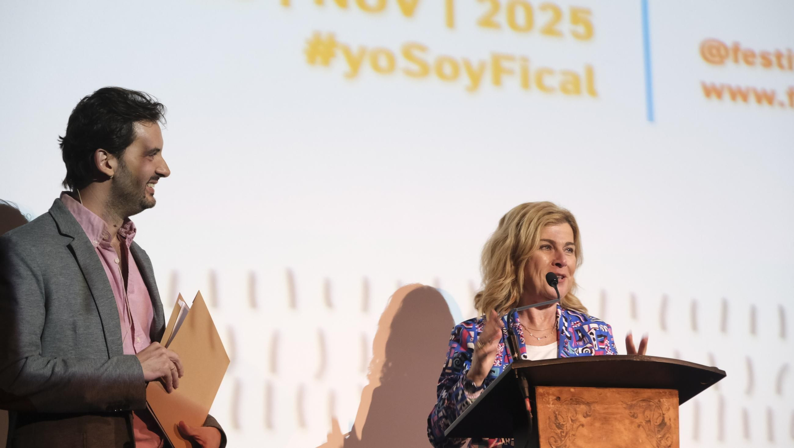 Imágenes de la gala 'Miradas Adolescentes' de FICAL 2025