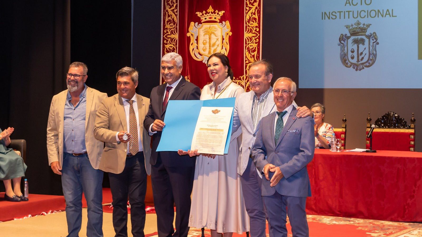 La Asociación de Cazadores reciben la Medalla de La Palma.