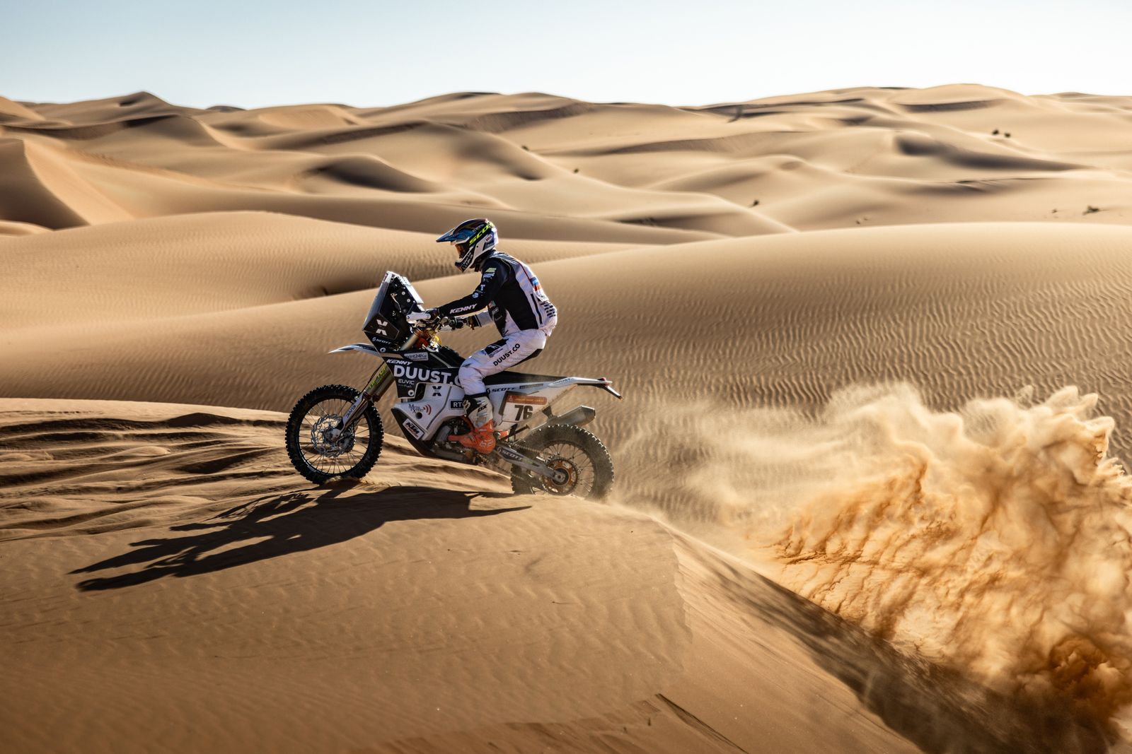 Las espectaculares imágenes del Dakar por las dunas