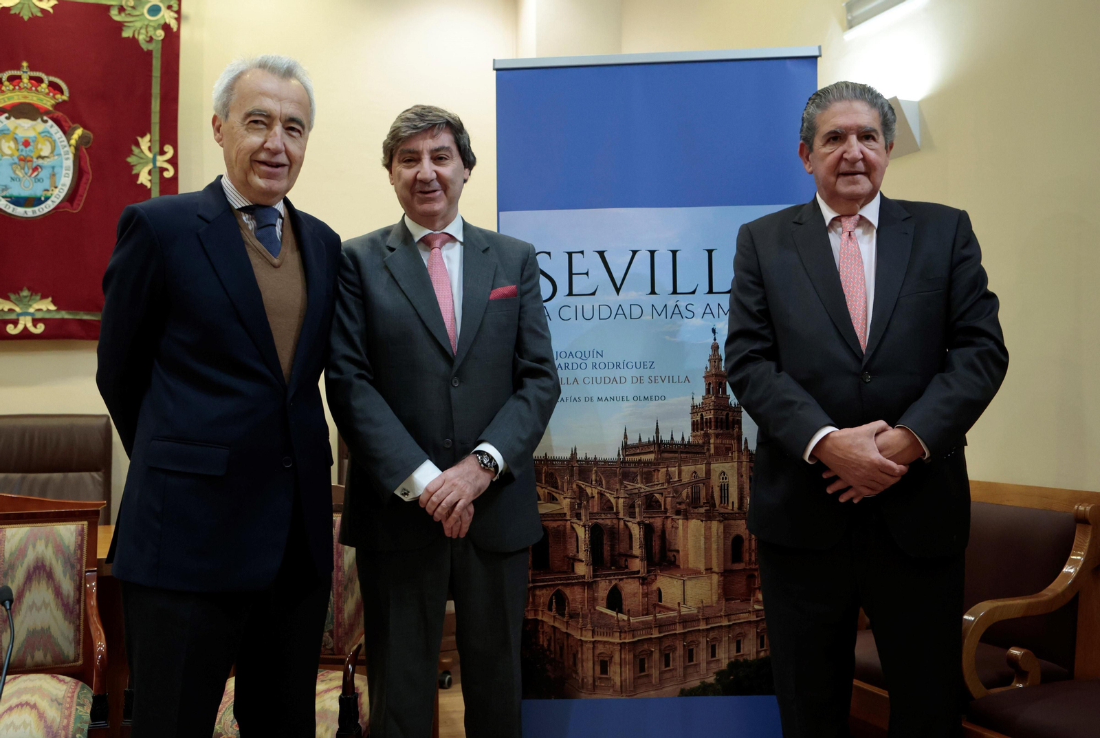 Pablo Gutiérrez-Alviz, Óscar Fernández y José Joaquín Gallardo, en la presentación del libro.