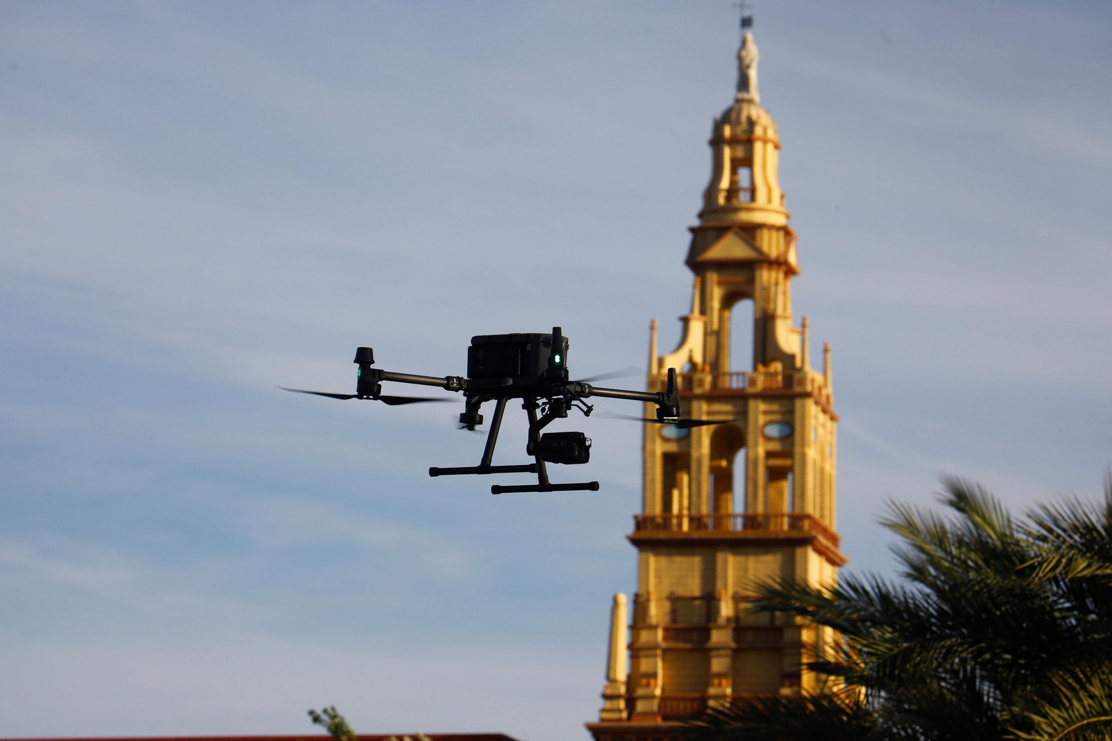 Las imágenes de los drones de la Policía Nacional que vigilan la Feria de Córdoba Las imágenes de los drones de la Policía Nacional que vigilan la Feria de Córdoba