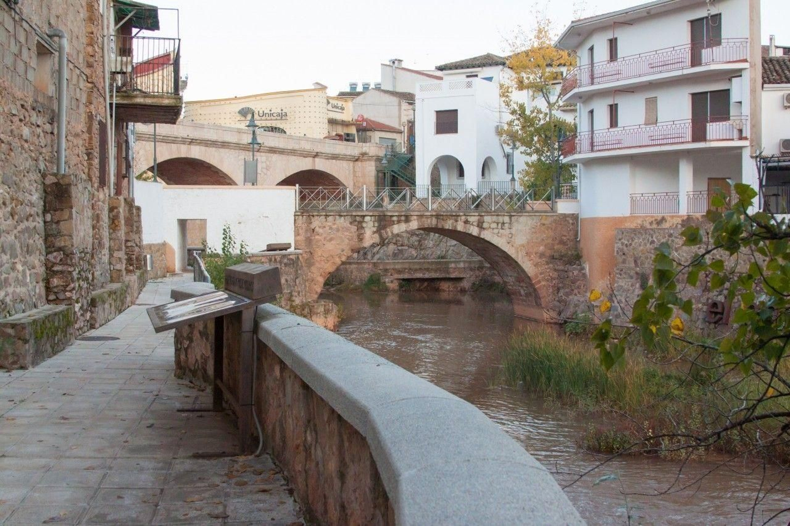 Paseo del río.