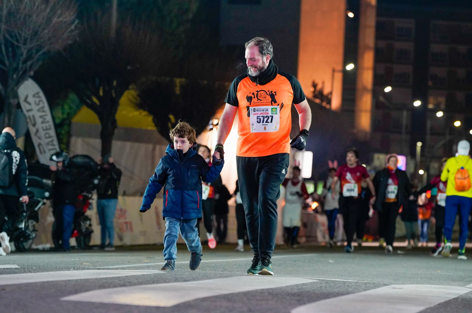 En imágenes: búscate en tu llegada a meta de la Carrera de San Antón 2026 (5)