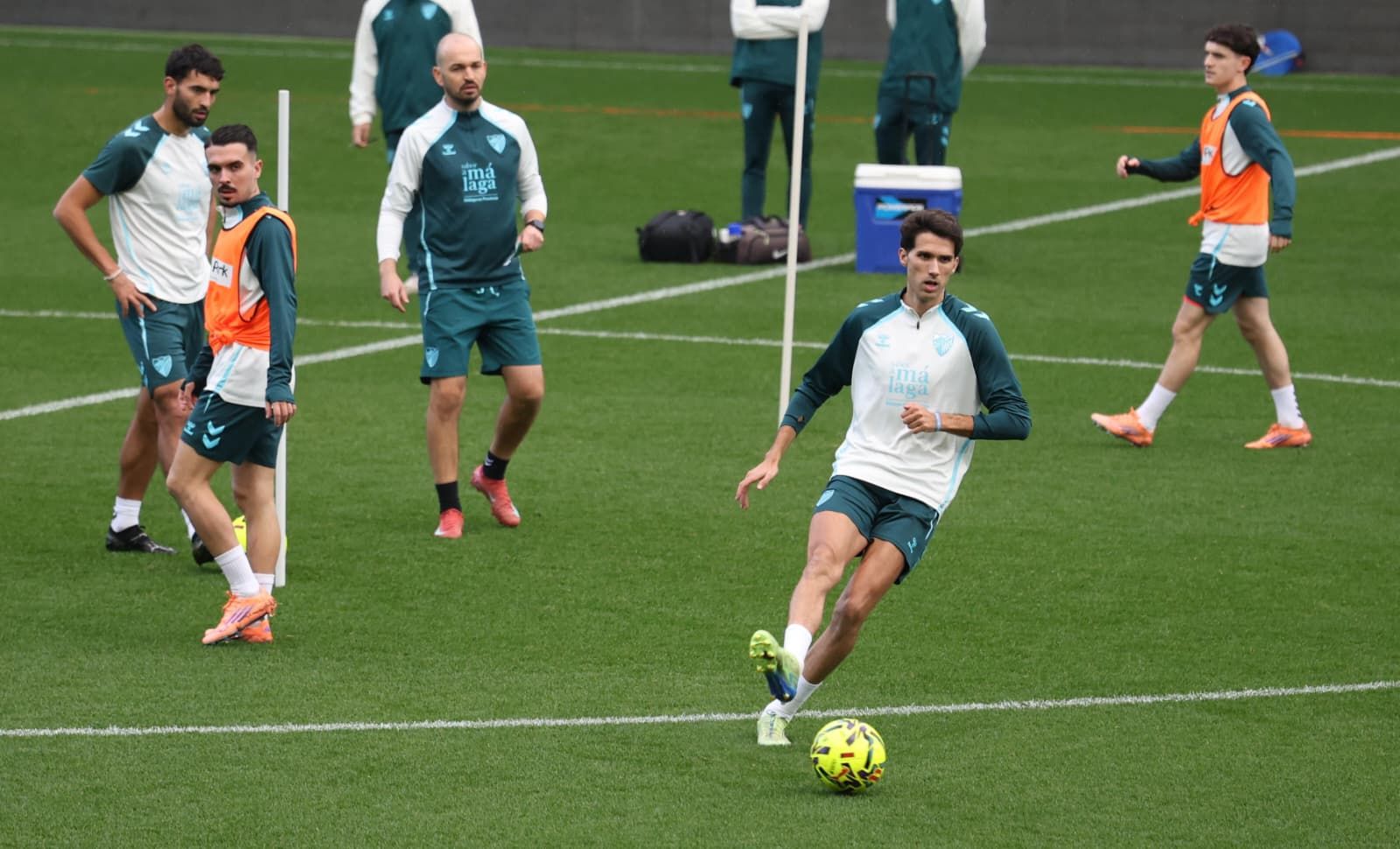 Búscate en las fotos del entrenamiento del Málaga CF en La Rosaleda