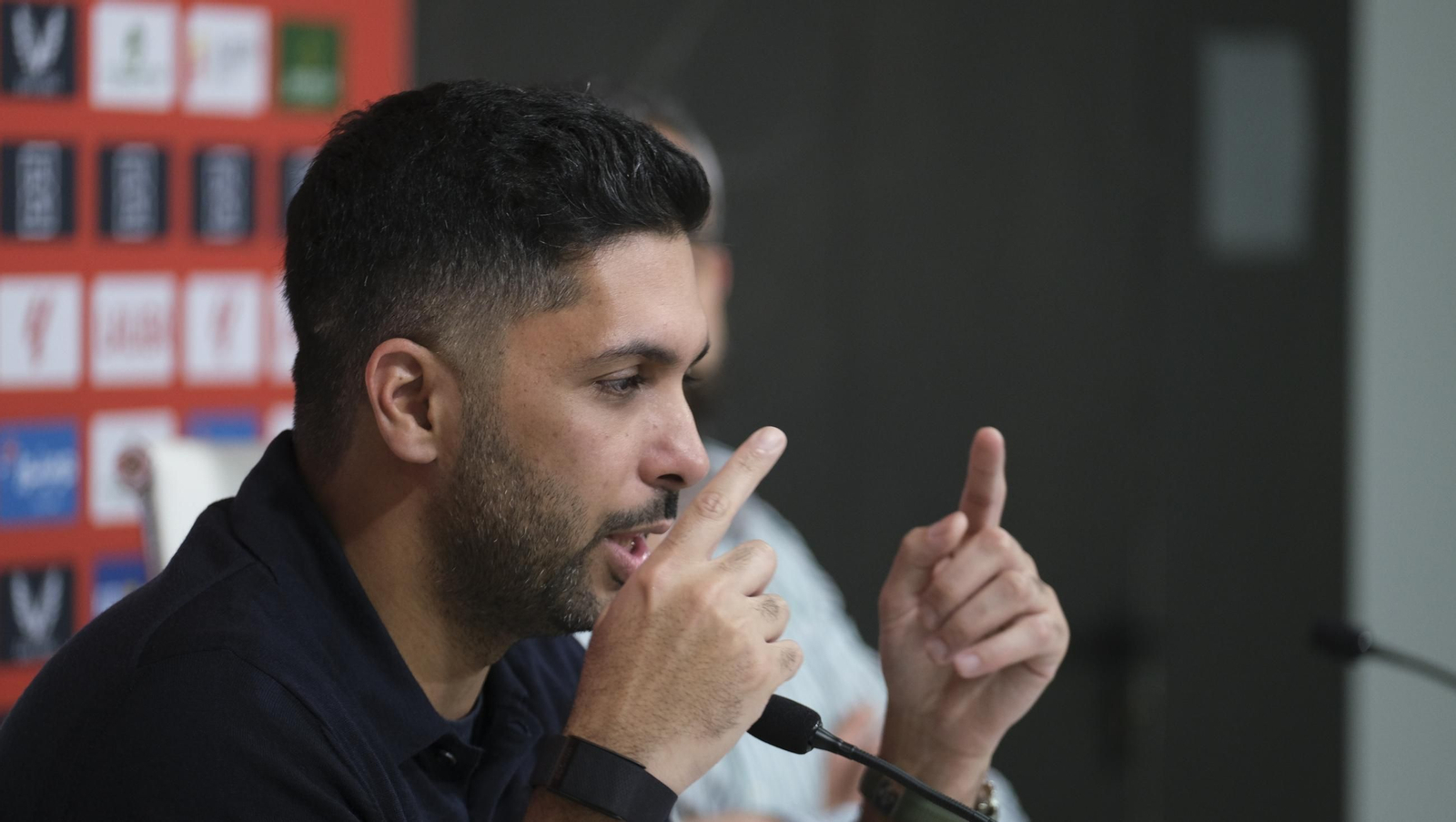 Presentación del nuevo Presidente de la U.D. Almería, Al-Khereiji, en imágenes