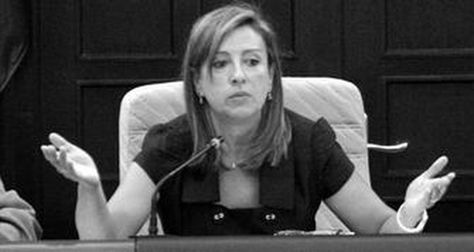 La alcaldesa Pilar Sánchez, en el pasado pleno ordinario de junio.