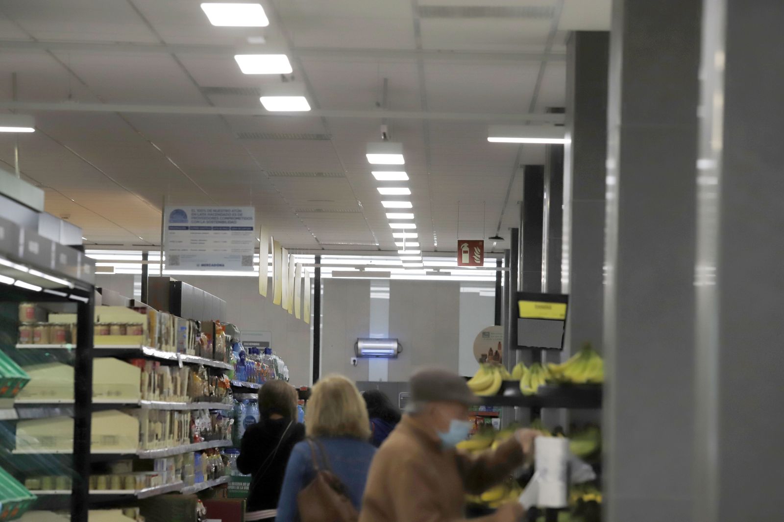 Imágenes de las mejoras del Mercadona de La Palma del Condado para el ahorro energético