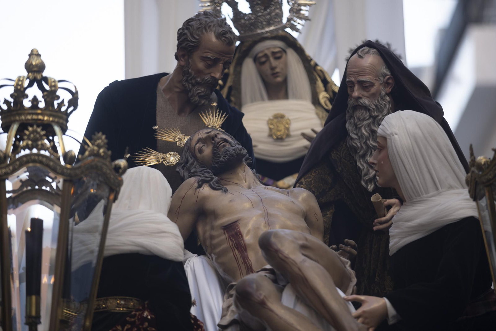 Miércoles Santo: Hermandad de la Santa Cruz de Huelva, en imágenes