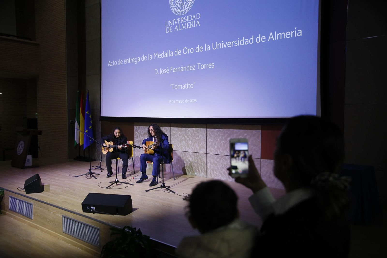 Las imágenes del acto de entrega de la Medalla de Oro a José Fernández Torres Tomatito, en la Universidad de Almería