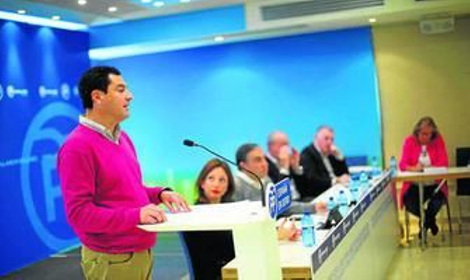 Juan Manuel Moreno, ayer en la reunión del comité de dirección del PP de Málaga.