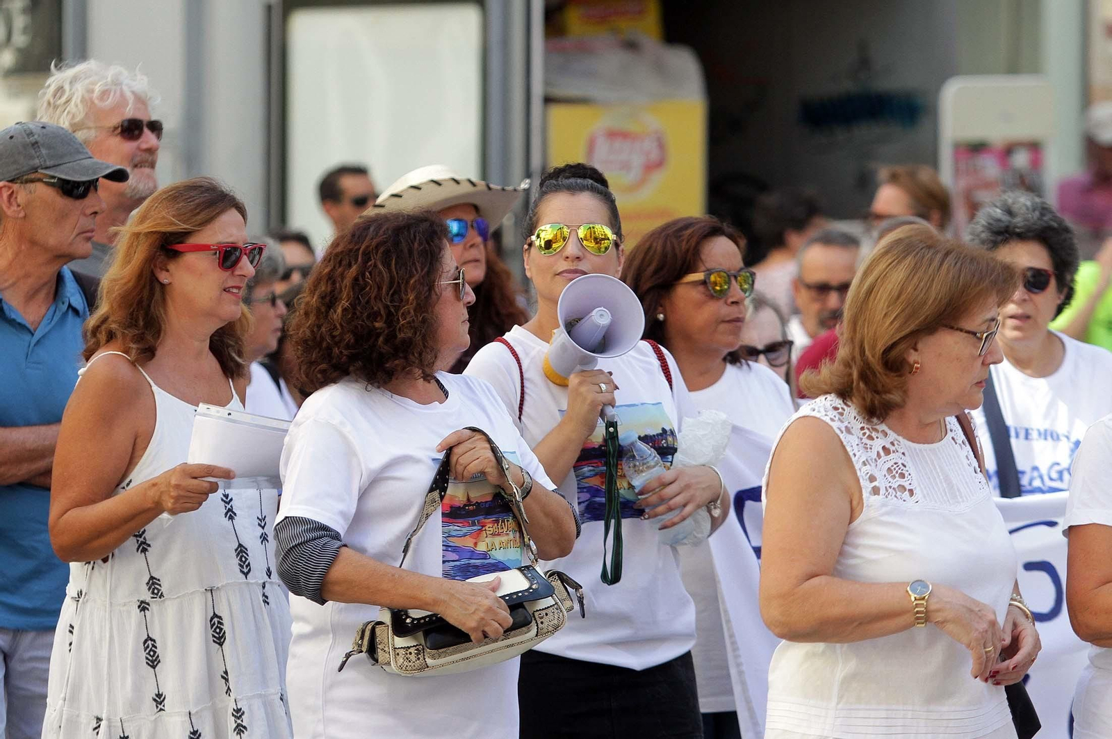 Imágenes de la manifestación "Salvemos las Playas de Huelva"