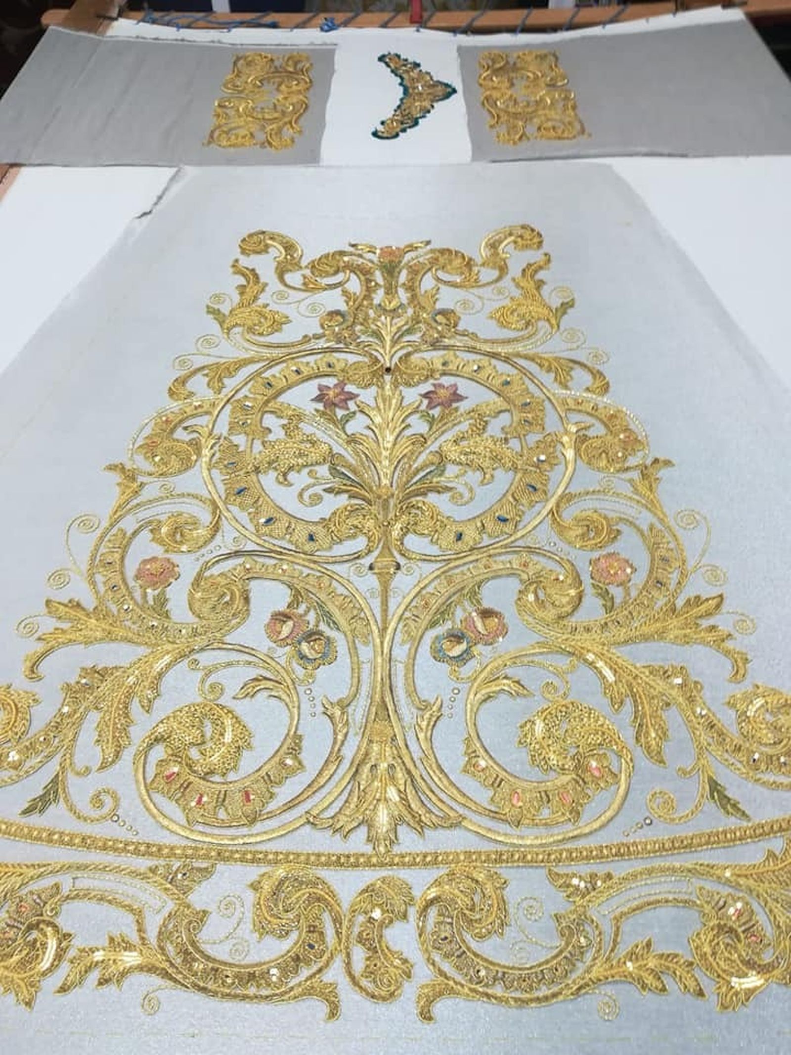 La saya de la Virgen de Gracia y Esperanza tras ser restaurada.