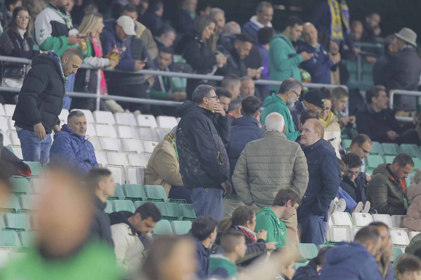 Búscate en las fotos del Betis-Las Palmas