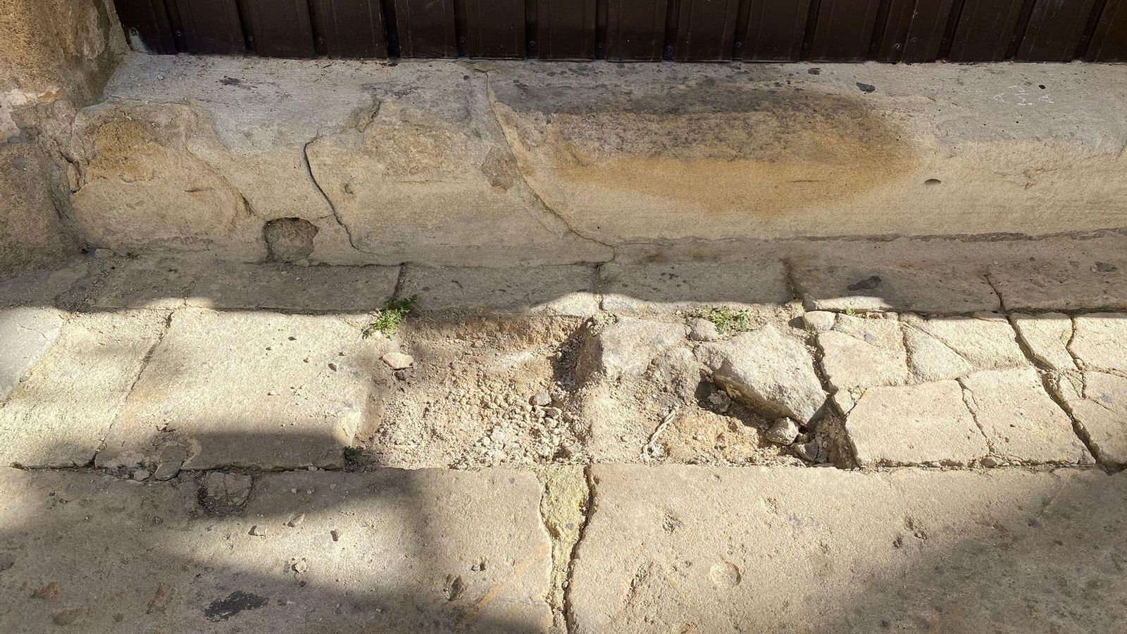 Pieza sustraída en el acceso a la Sacristía.