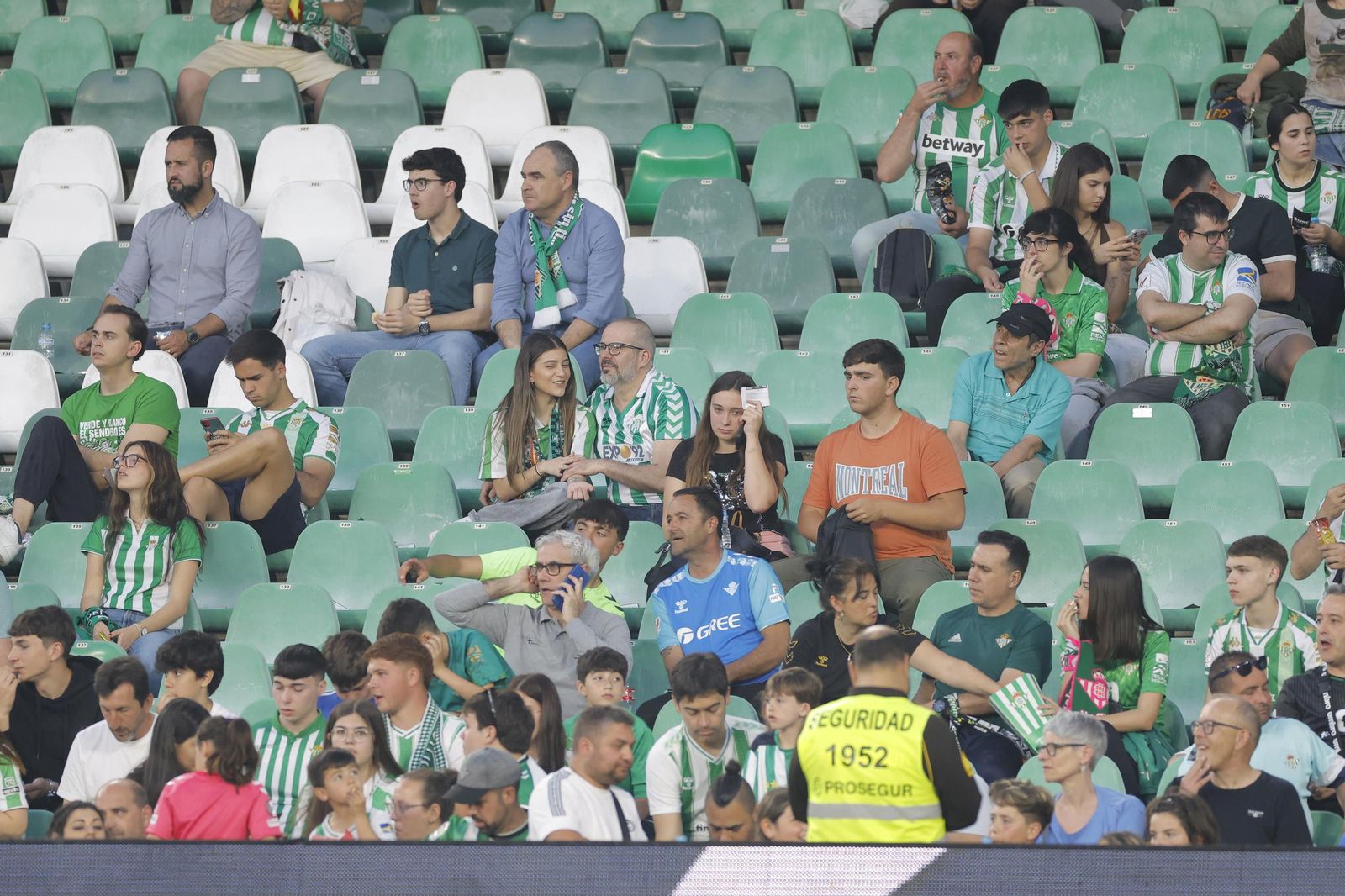 Búscate en las fotos del Betis - Valladolid