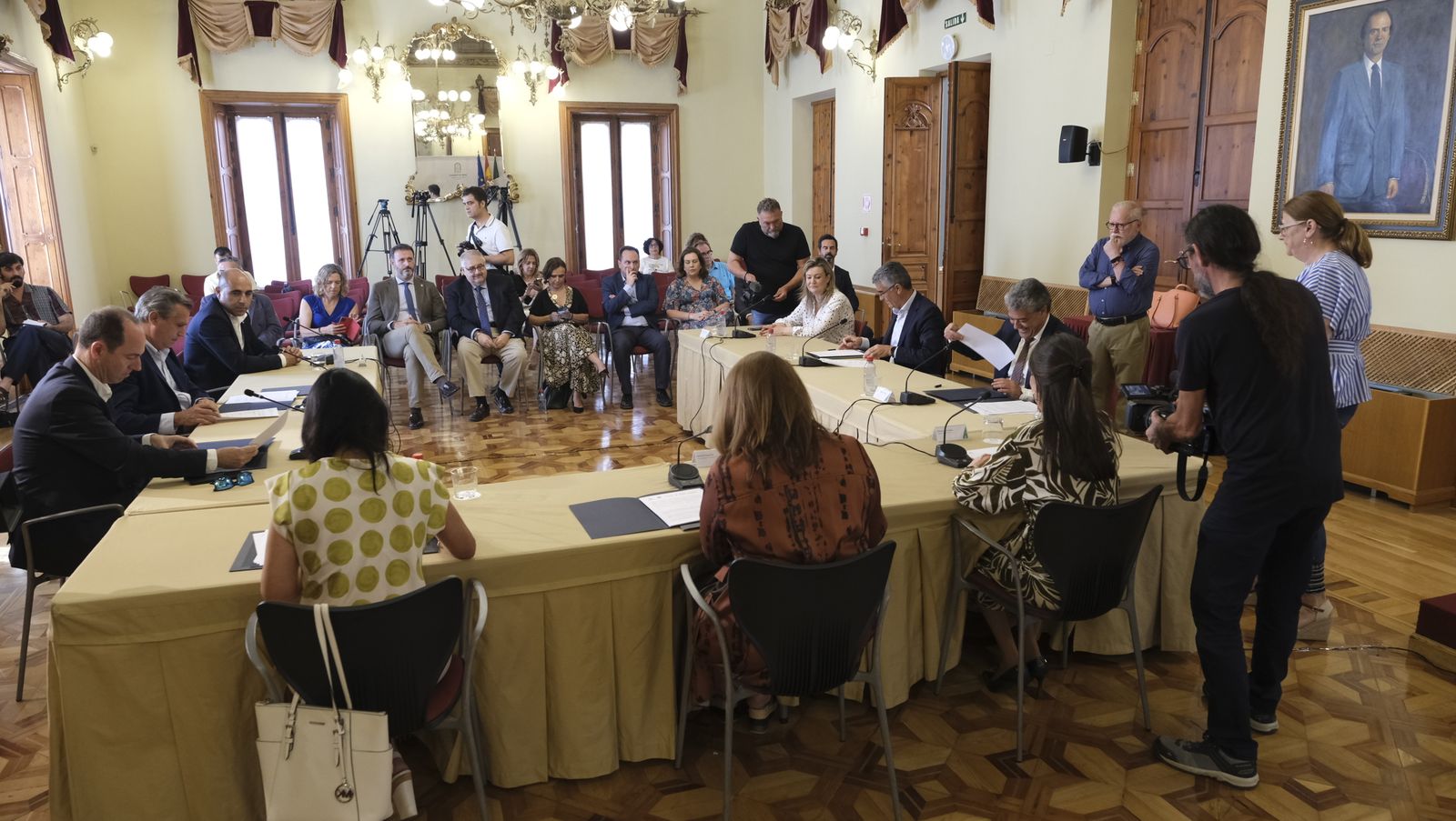 Imágenes de la firma del convenio para el impulso del Instituto Mixto de Investigación