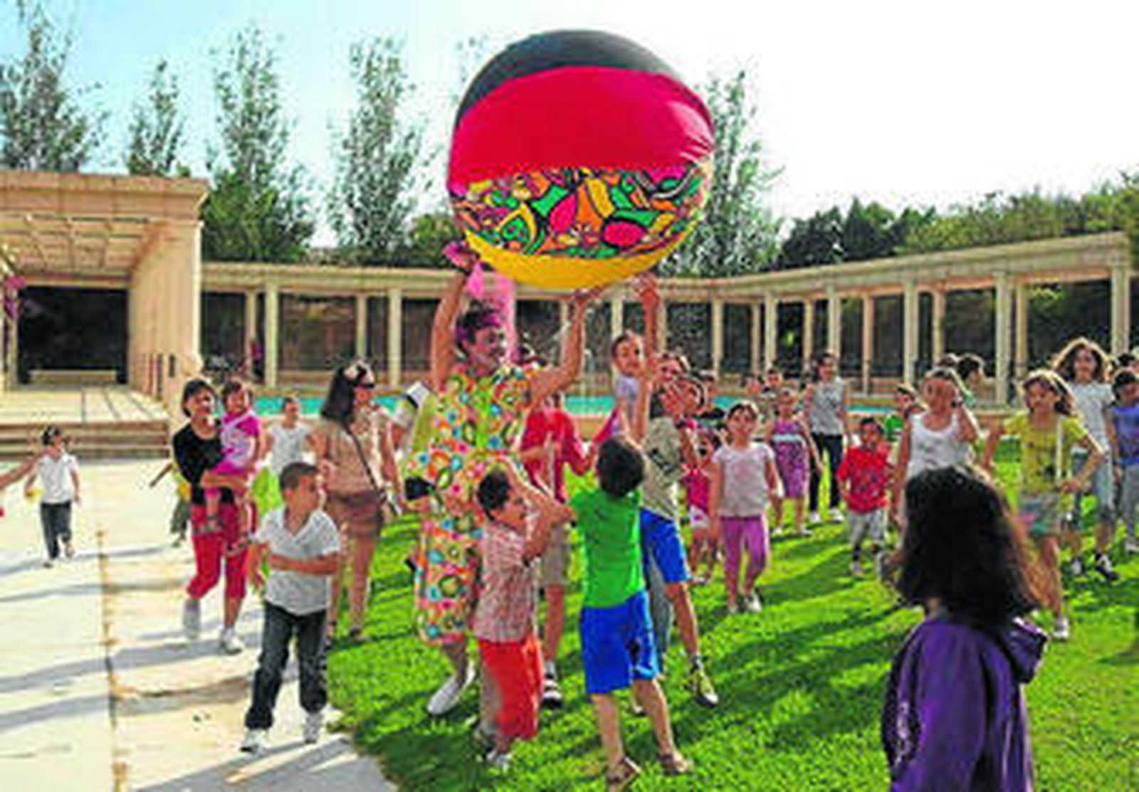 El año pasado una pelota gigante recorrió el Parque.
