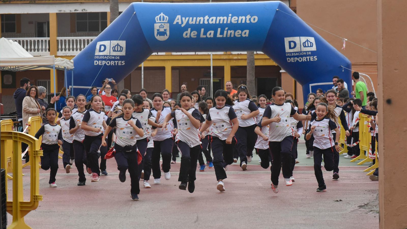 Fotos de la carrera contra la leucemia del Colegio Salesianos de La Línea