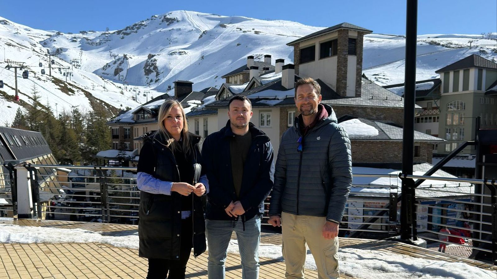 Imagen de la reunión mantenida entre la Asociación de Empresarios de Sierra Nevada y el PP de Monachil