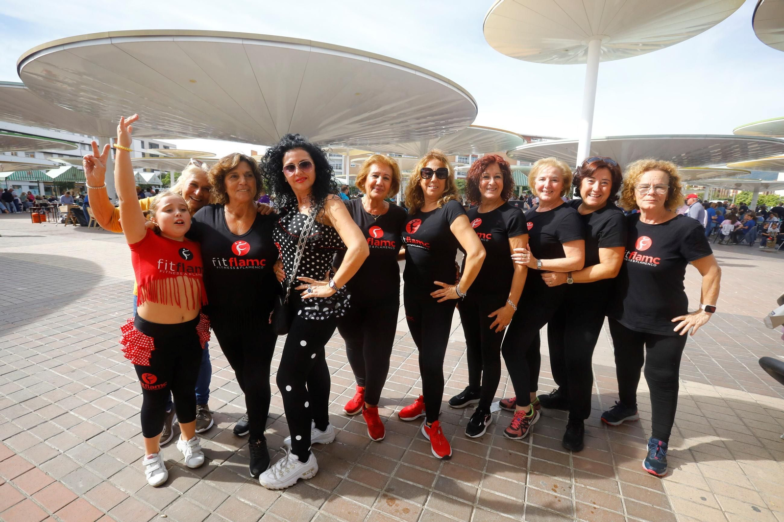 Las peñas celebran su tradicional perol en las Setas, en imágenes