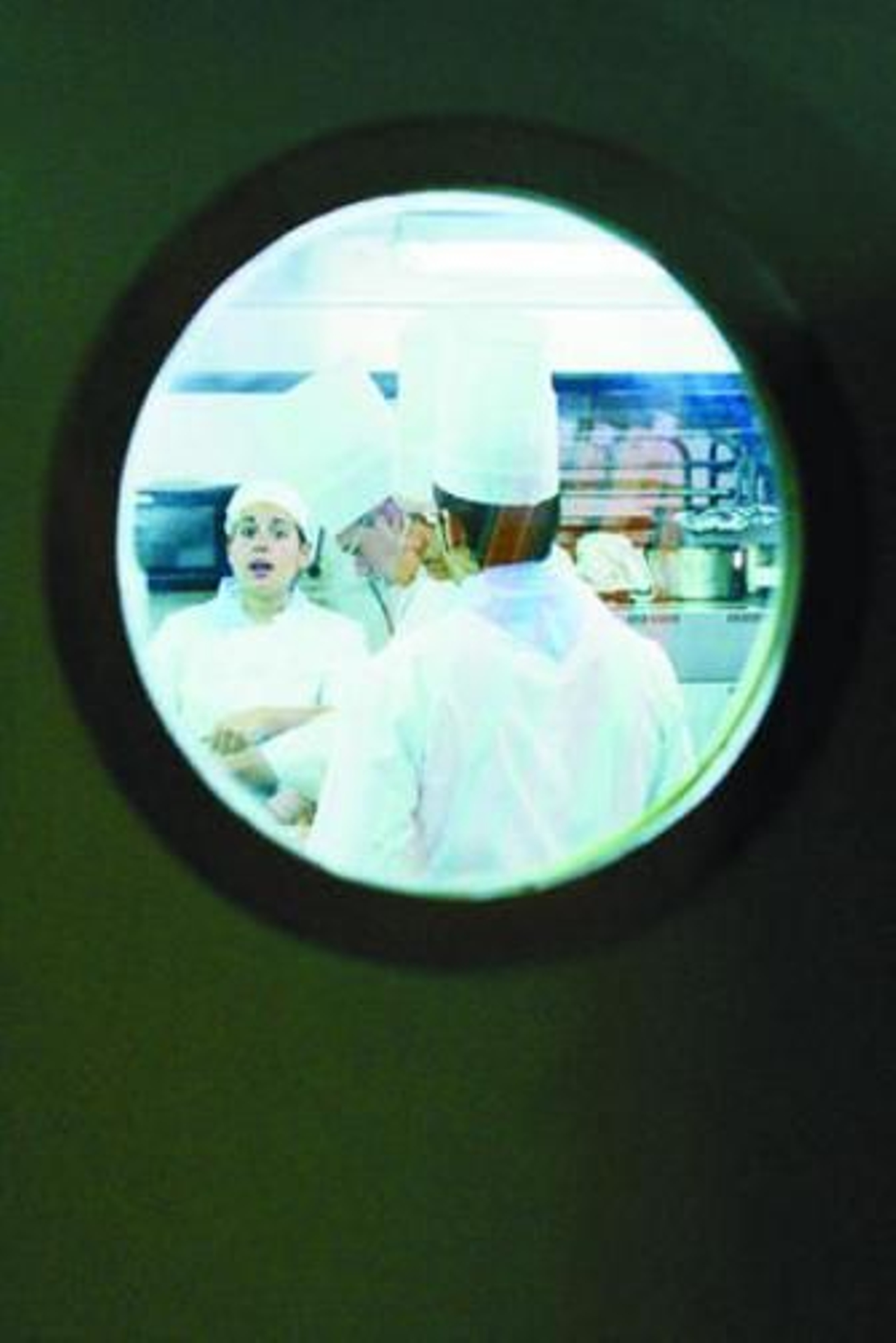 Los profesioles de la cocina ponen extremo cuidado en los controles sanitarios para evitar la bacteria.