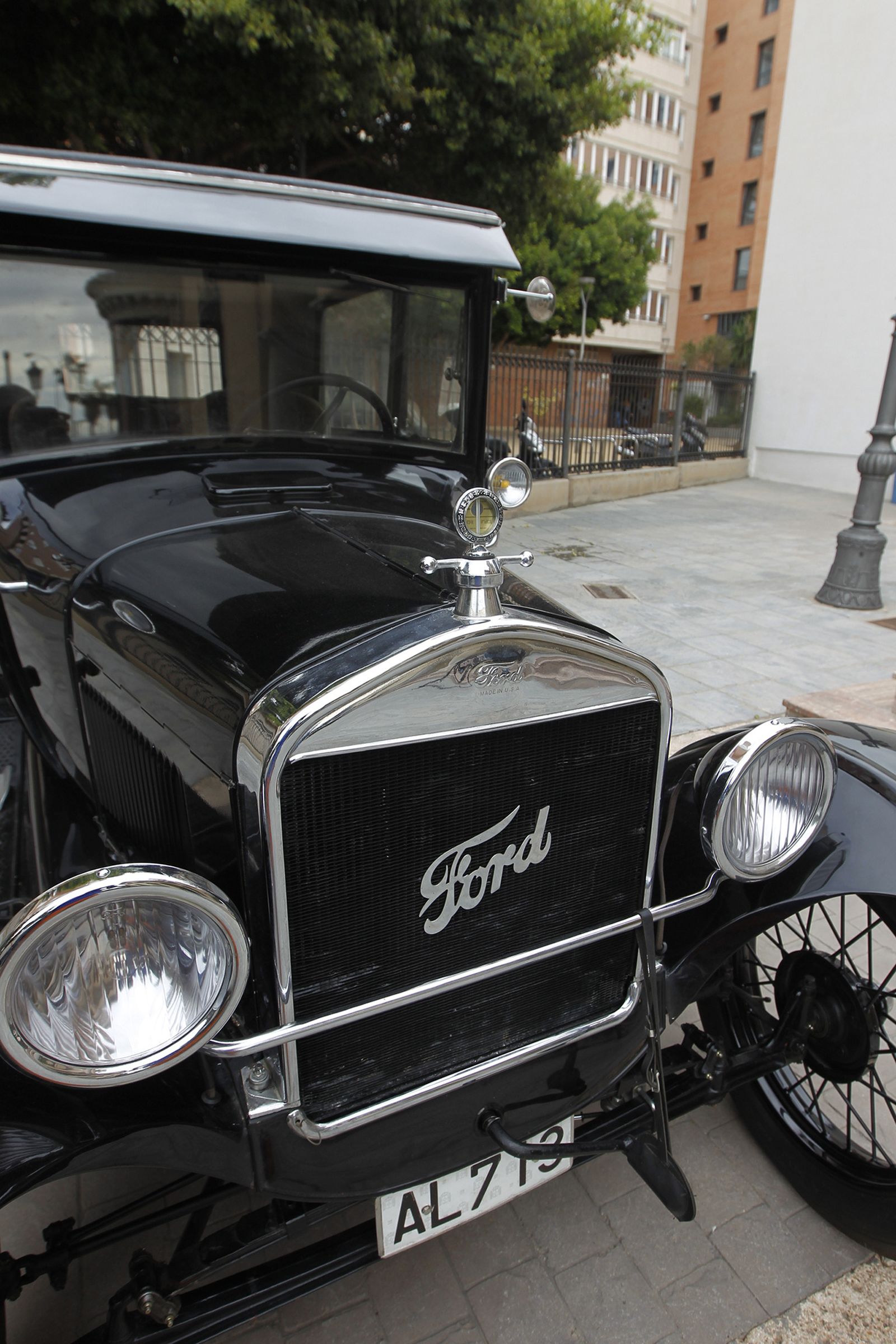 Fotogalería presentación XXX Ruta Vehículos Antiguos. Alcaldía de Almería