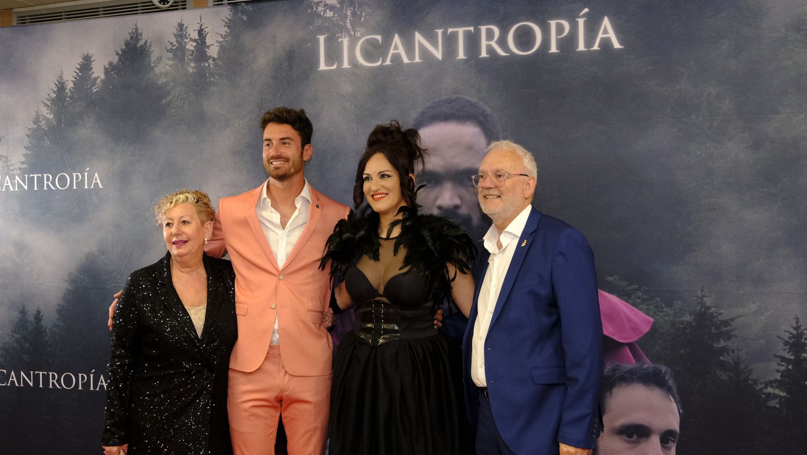 Imágenes del estreno en Almería de la película Licantropía