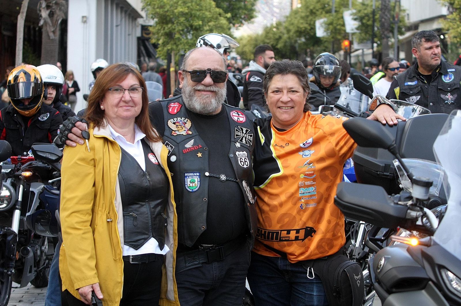 Imágenes de la concentración motera en memoria de Hugo Millán por las calles de Huelva