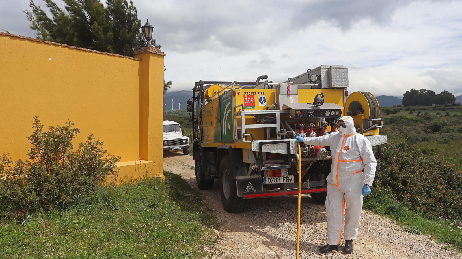 Tareas de desinfección del Infoca en Facinas