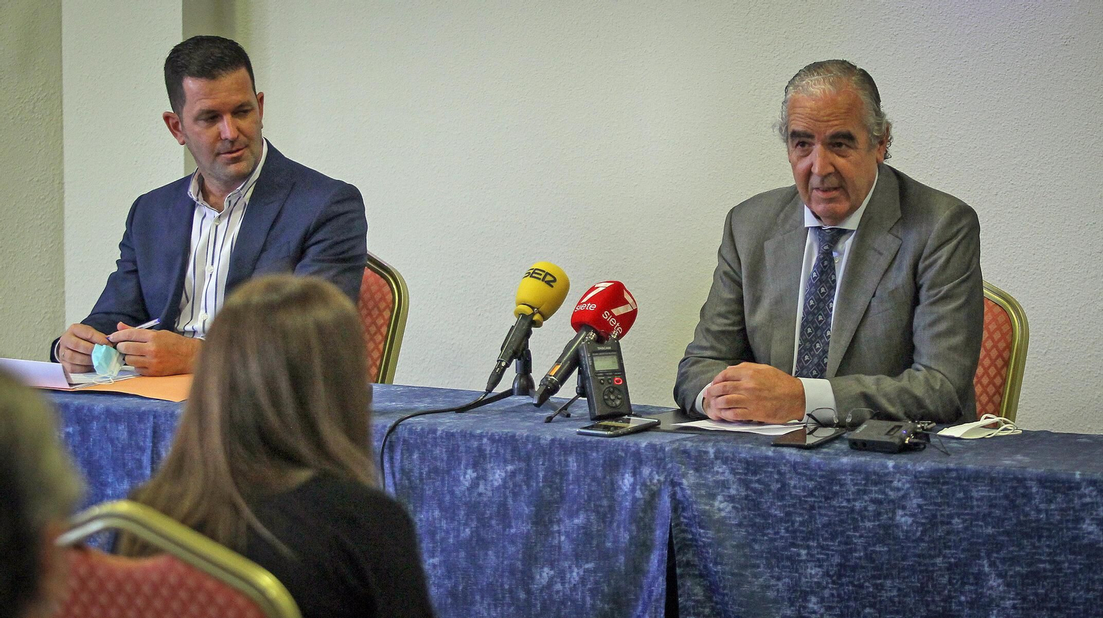 Jesús Viloita, en la imagen junto a Ignacio de la Calle, es nuevo presidente en funciones.