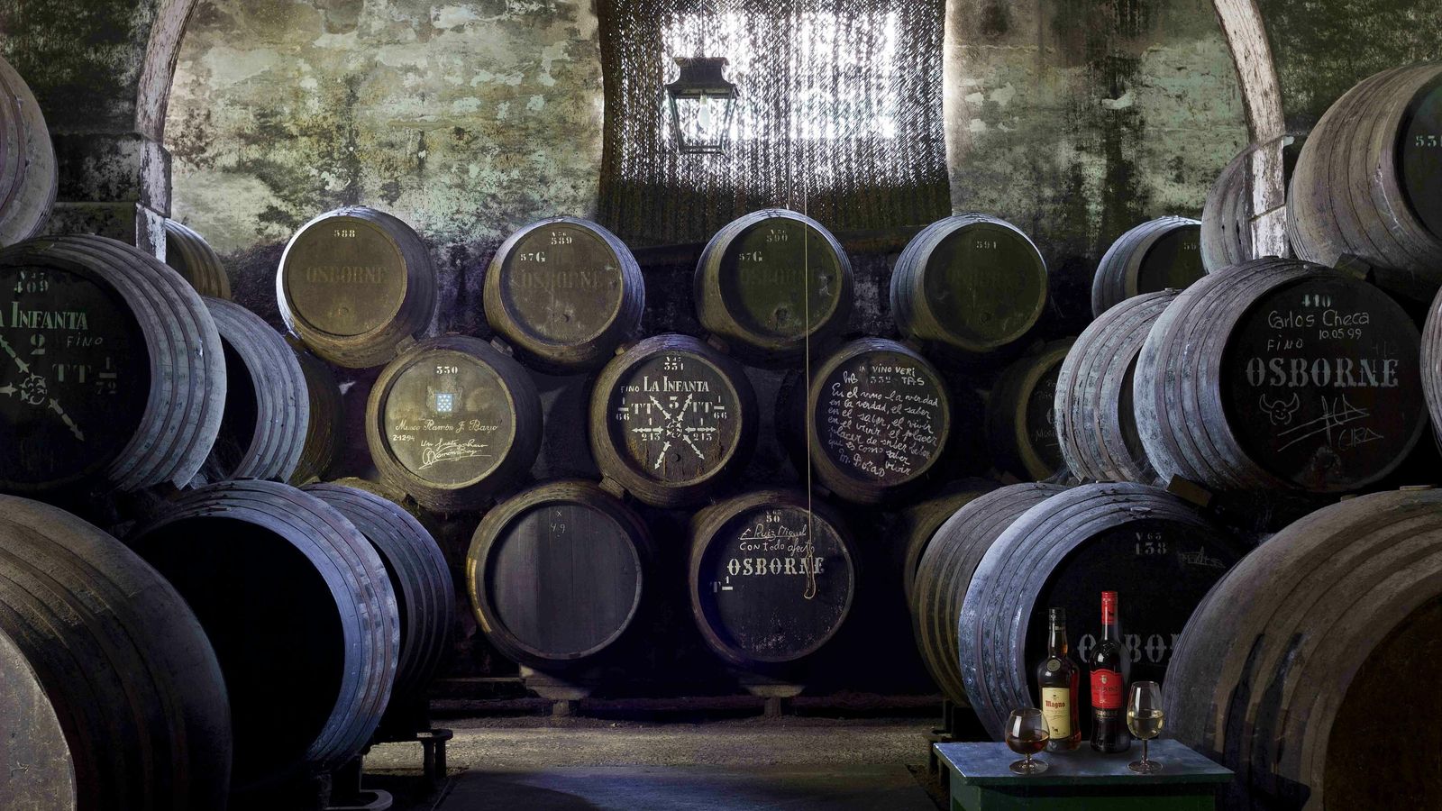 Una de las bodegas de Osborne, en El Puerto.