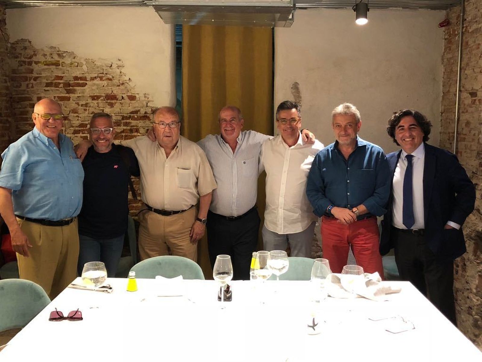 El grupo Al-Yazira, en el restaurante madrileño.
