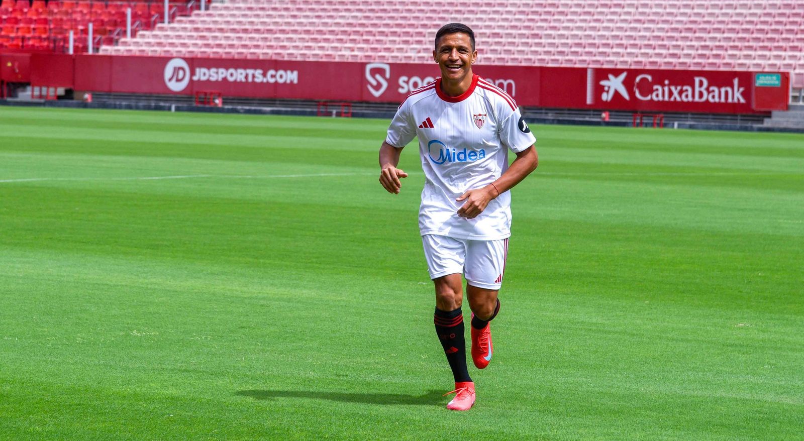 Presentación de Alexis Sánchez como jugador del Sevilla