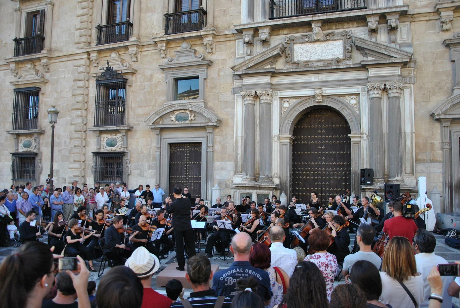 Los artistas de la OCG reivindicaron hace dos años en Plaza Nueva que la música no se toca.