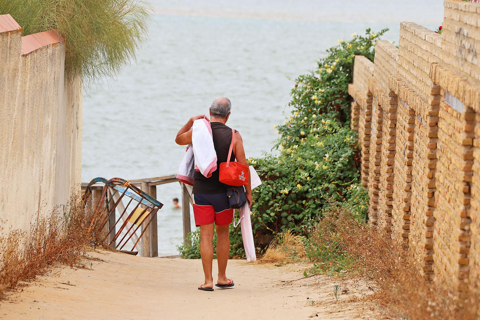 Mañanas nubladas de paseos por las playas de Huelva