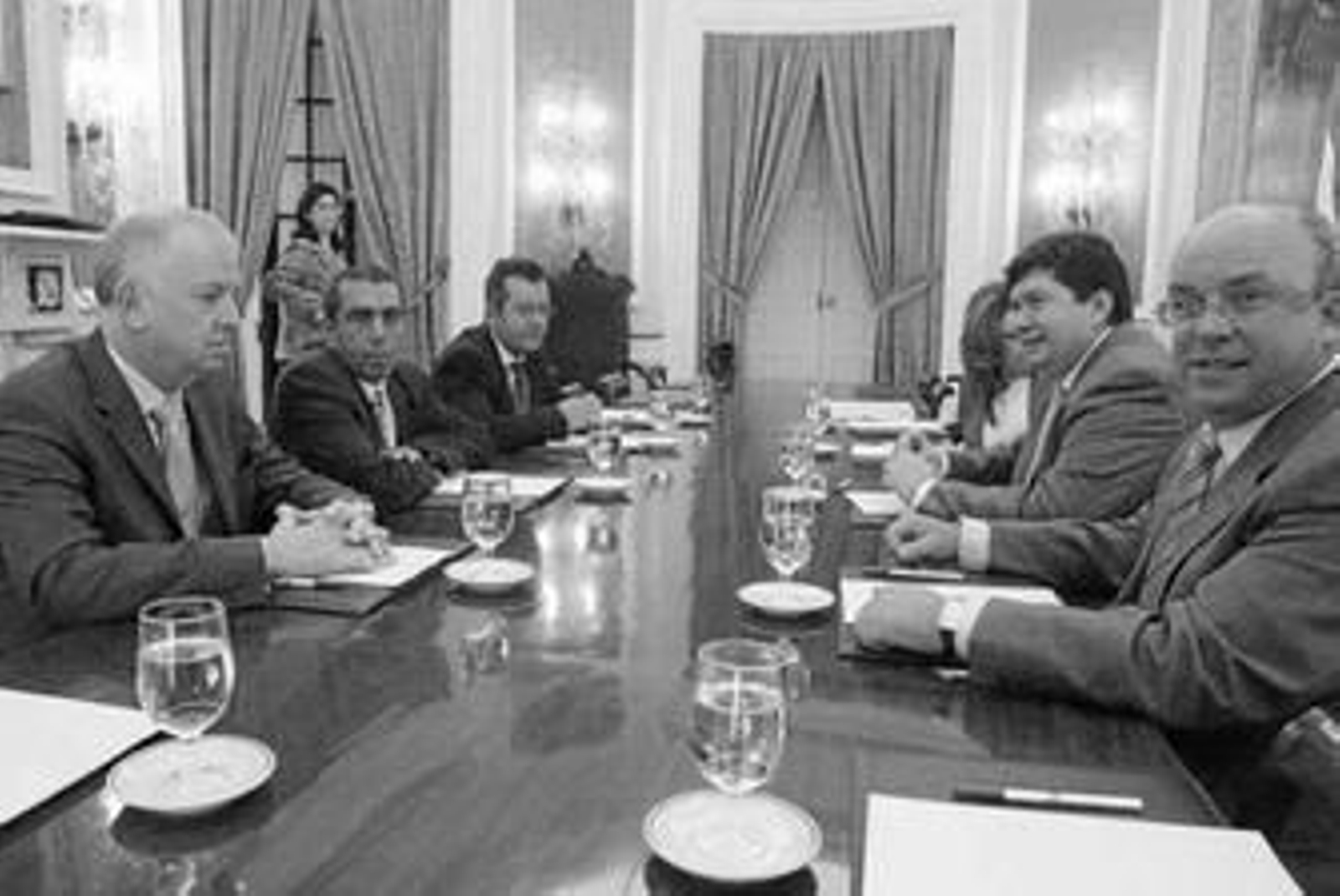 Juan Sandubete, primero por la derecha, en una imagen de archivo junto al ex alcalde Alonso Rojas.