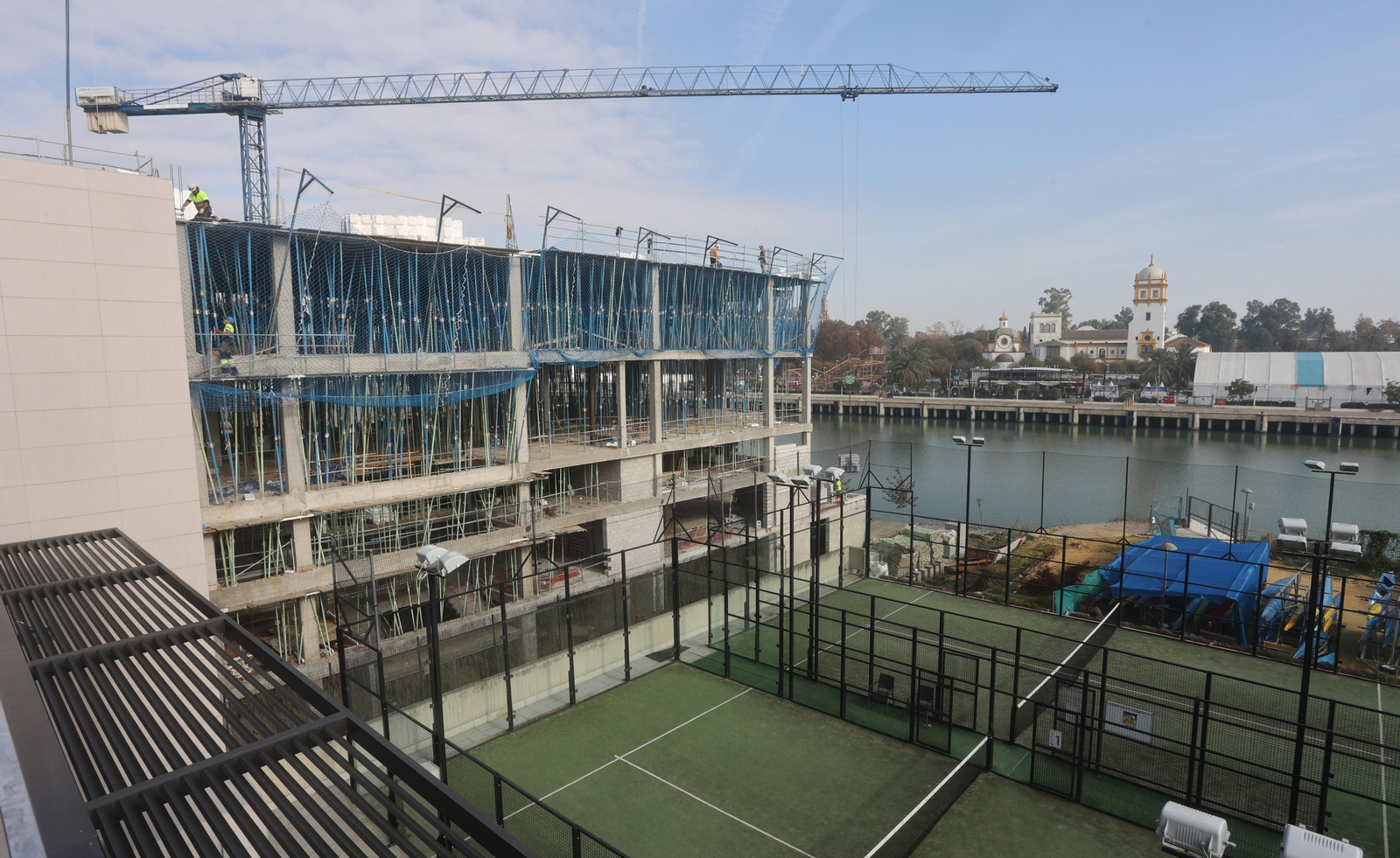 Edificio  en el Jardín de las Cigarreras