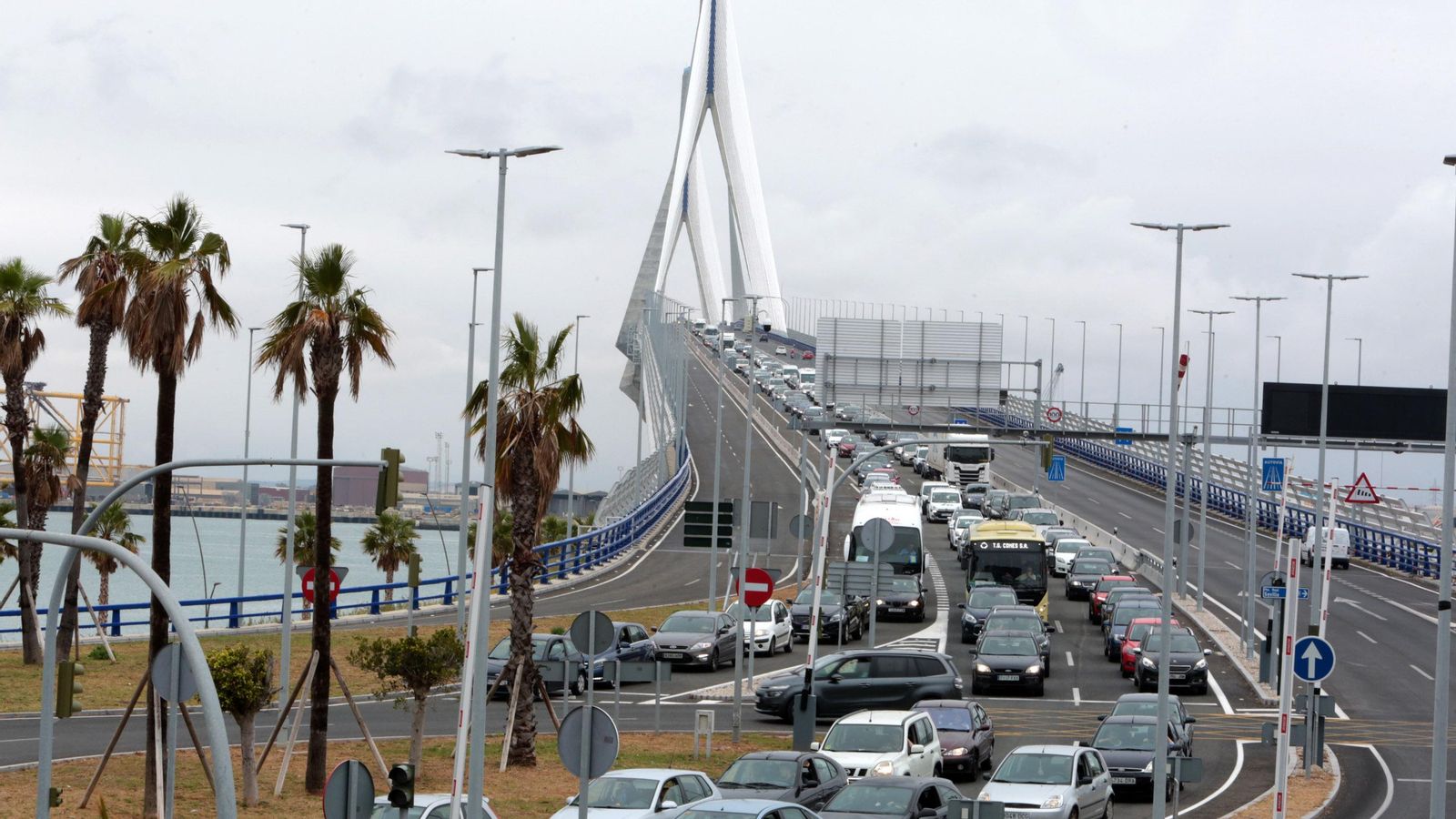 Masivo acceso desde el segundo puente