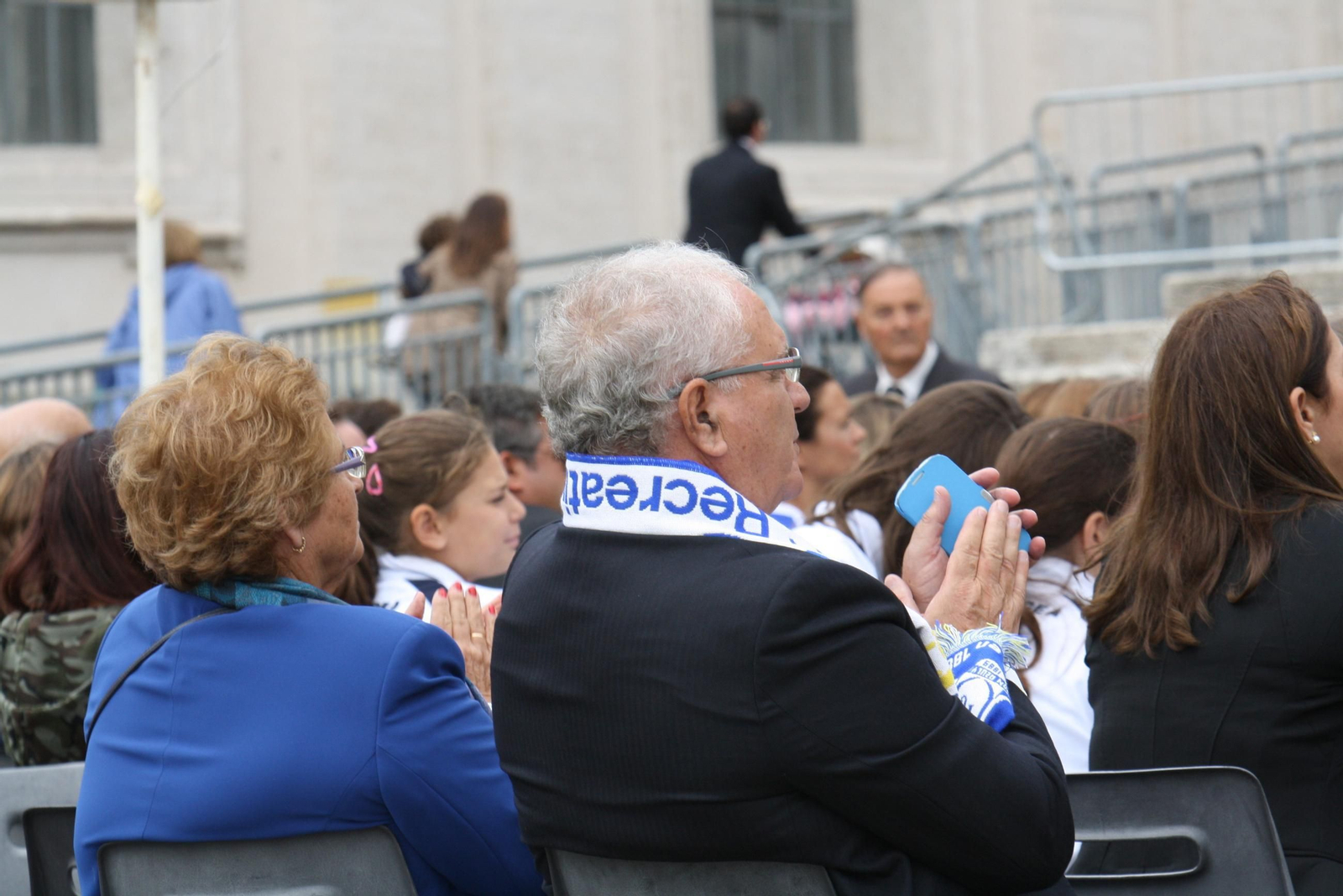 El día que el Papa Francisco recibió a una delegación del Recreativo de Huelva por su 125 aniversario