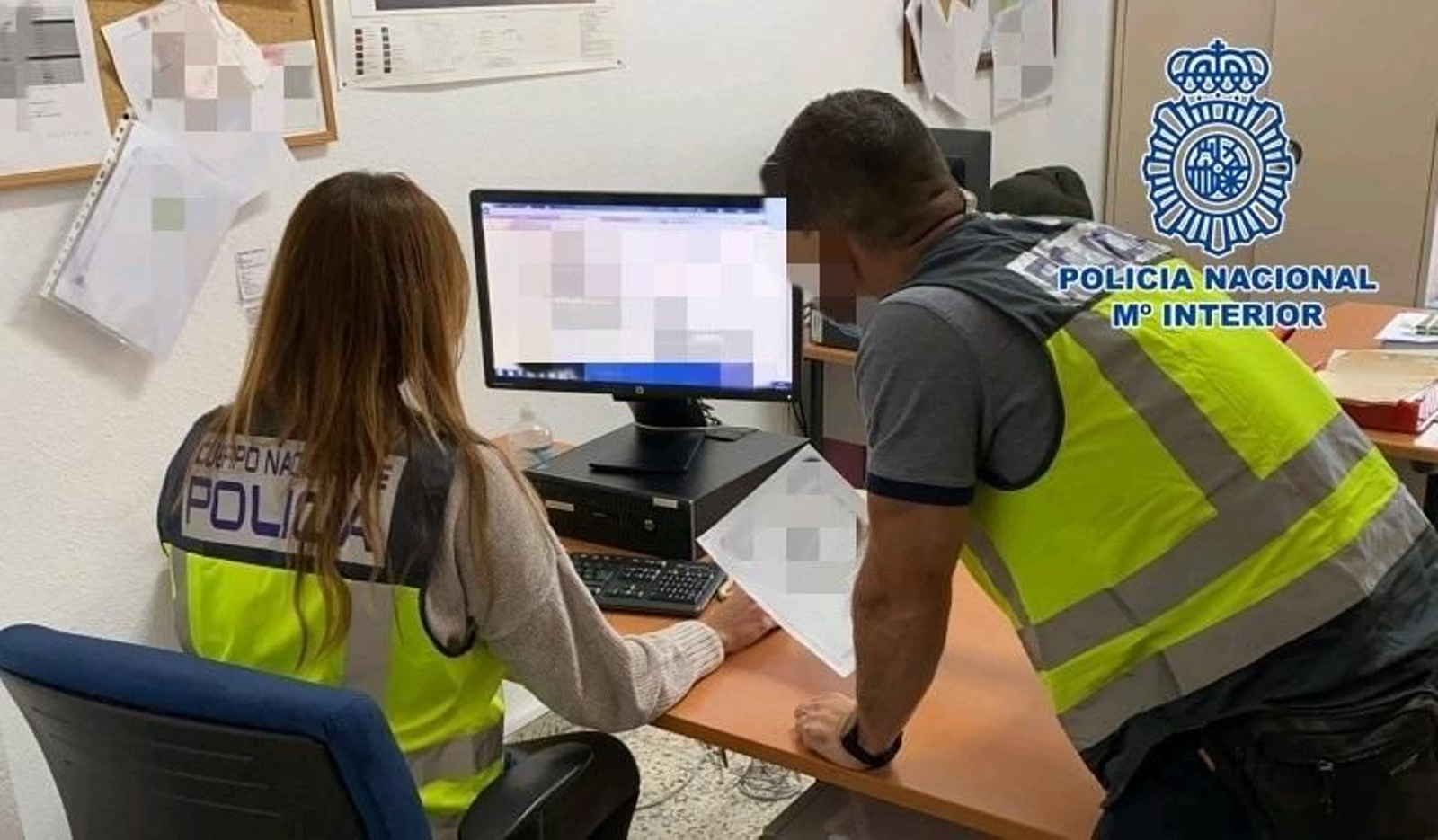 Agentes de la Policía  Nacional