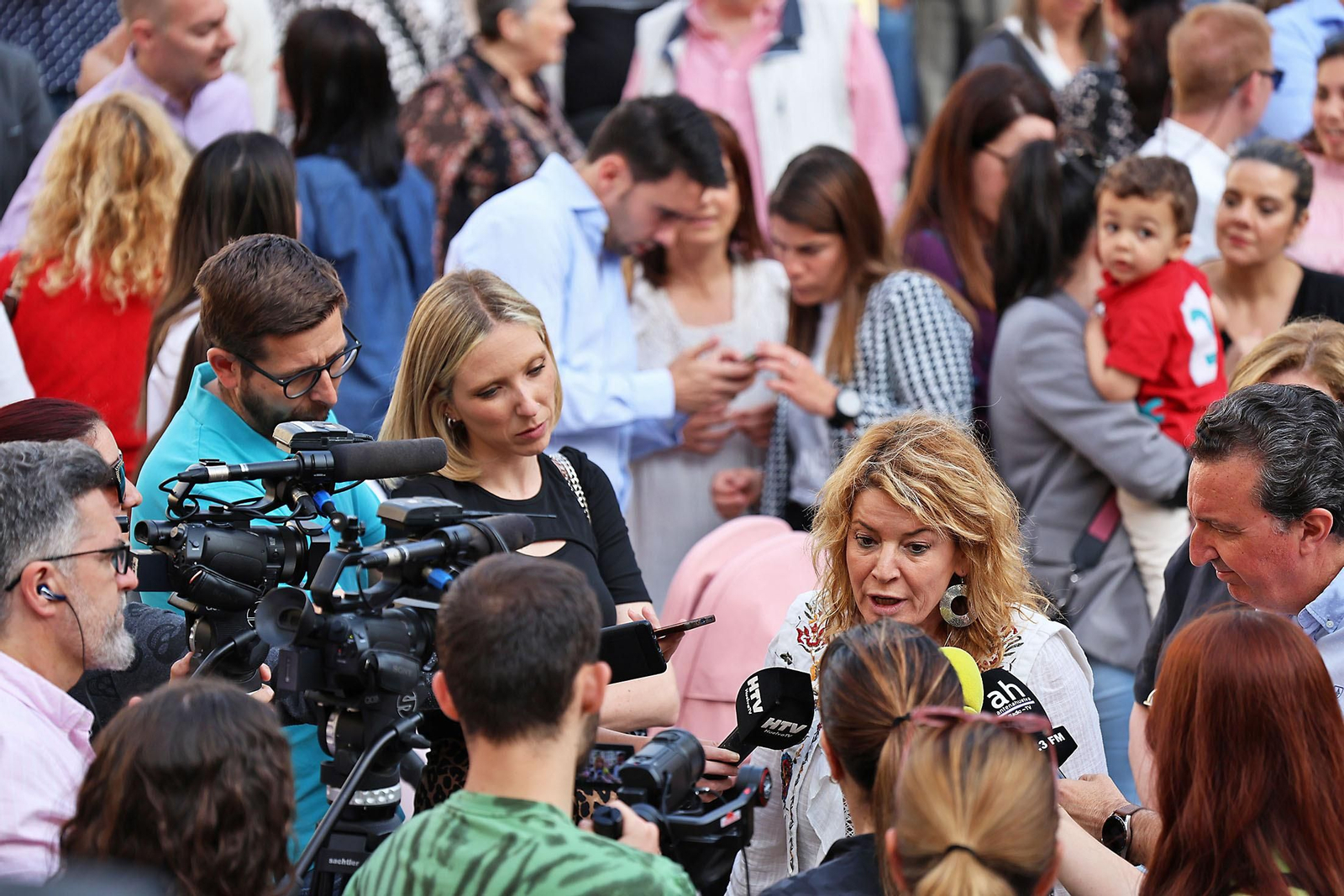 Imágenes de la concentración por las infraestructuras para Huelva